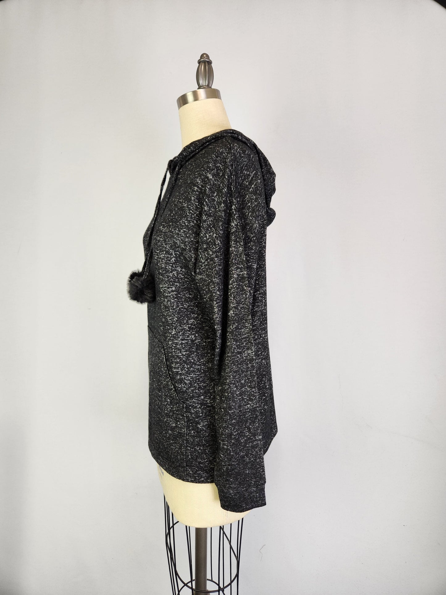 Hooded Sweater-like Top w/ Puff Ball Drawstring - TETRO (D400)