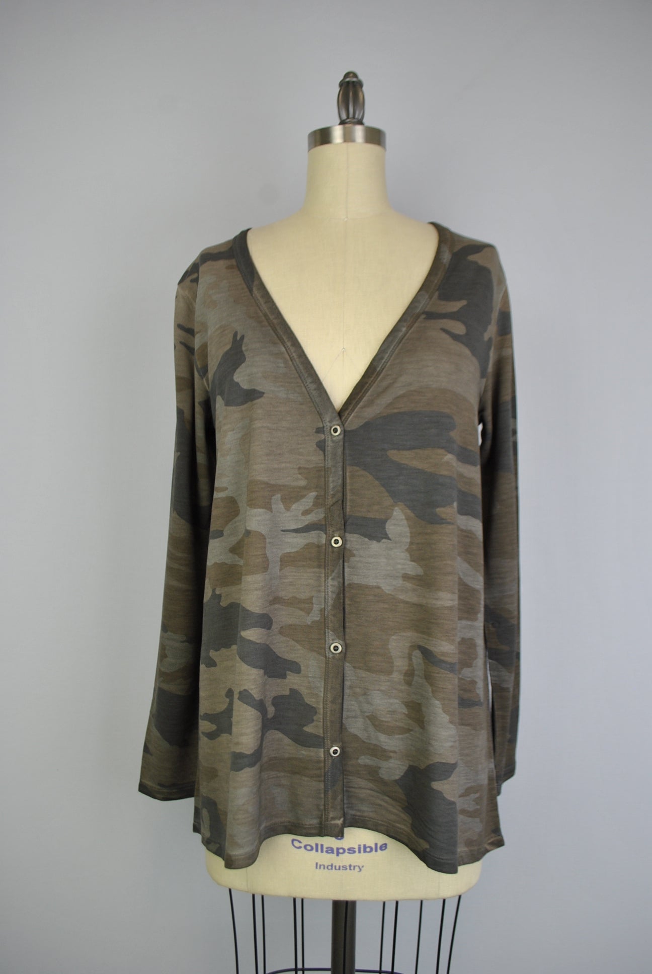 Camo Button Up Boyfriend Cardigan - Falcon Camo (D190361)