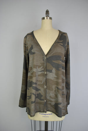 Camo Button Up Boyfriend Cardigan - Falcon Camo (D190361)
