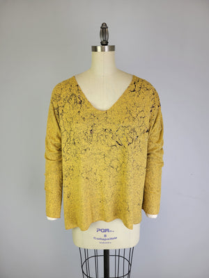 Sweater-like V Neck Foil Screen Top - Messing (D1993FS)