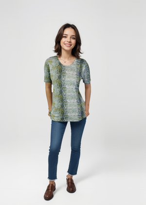 Short Sleeve Scoop Neck Knit Top - Snake Print (D25203)