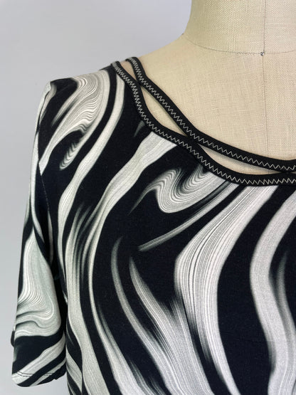 Short Sleeve Knit Printed Top with Neck stitching detail (D27749) Black Swirl