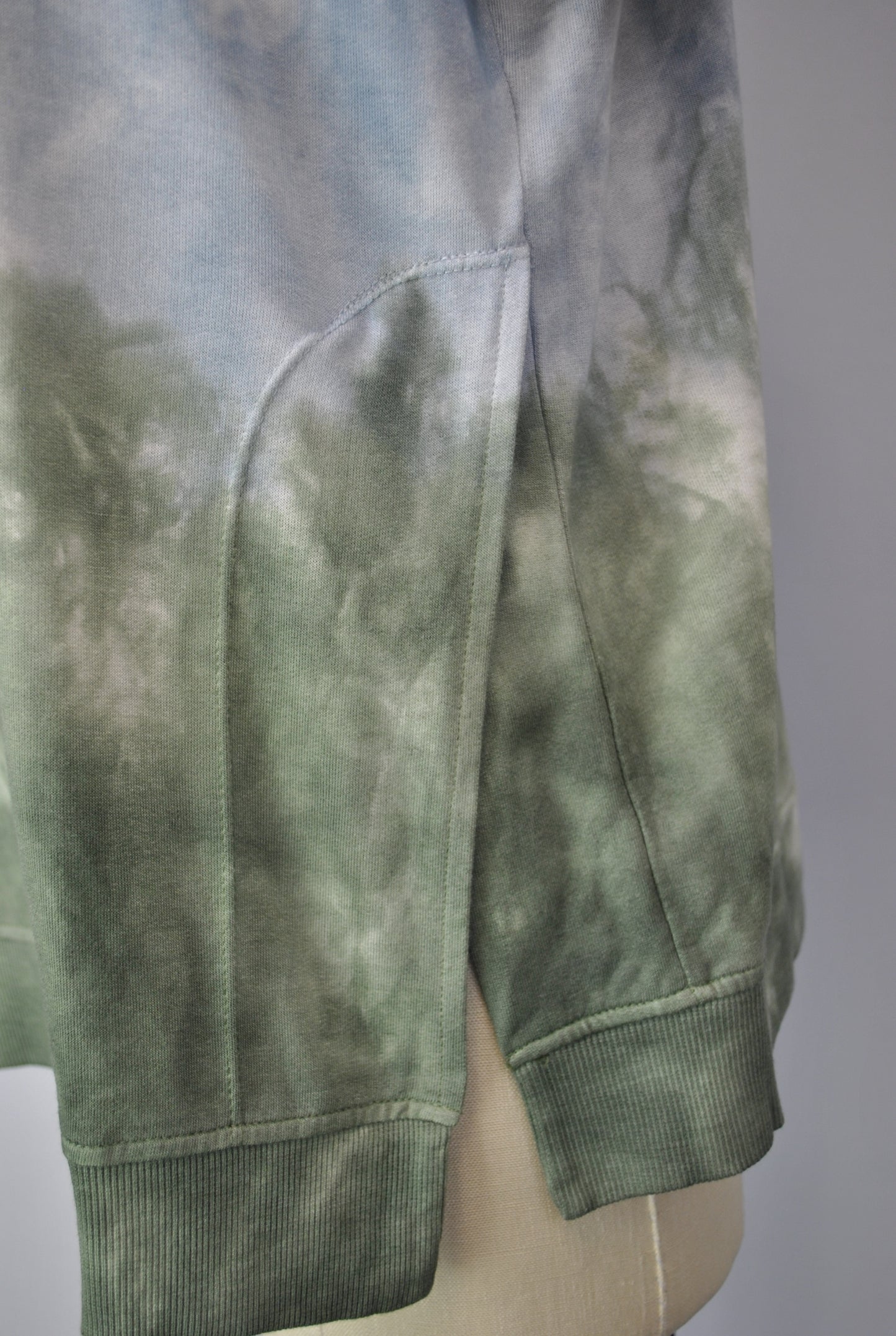 Cutoff Sleeve Tie Dye Top -- Grizzly Stone S/S (D190692)