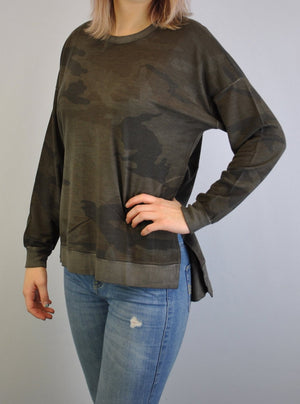 Camo Print Oil Dye Side Vent Pullover Top