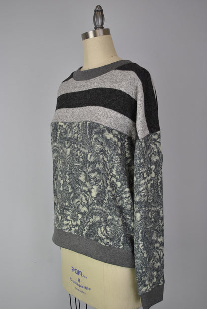 Sweater-like Print Top - Dark Grey Stripe Flower (D90101)