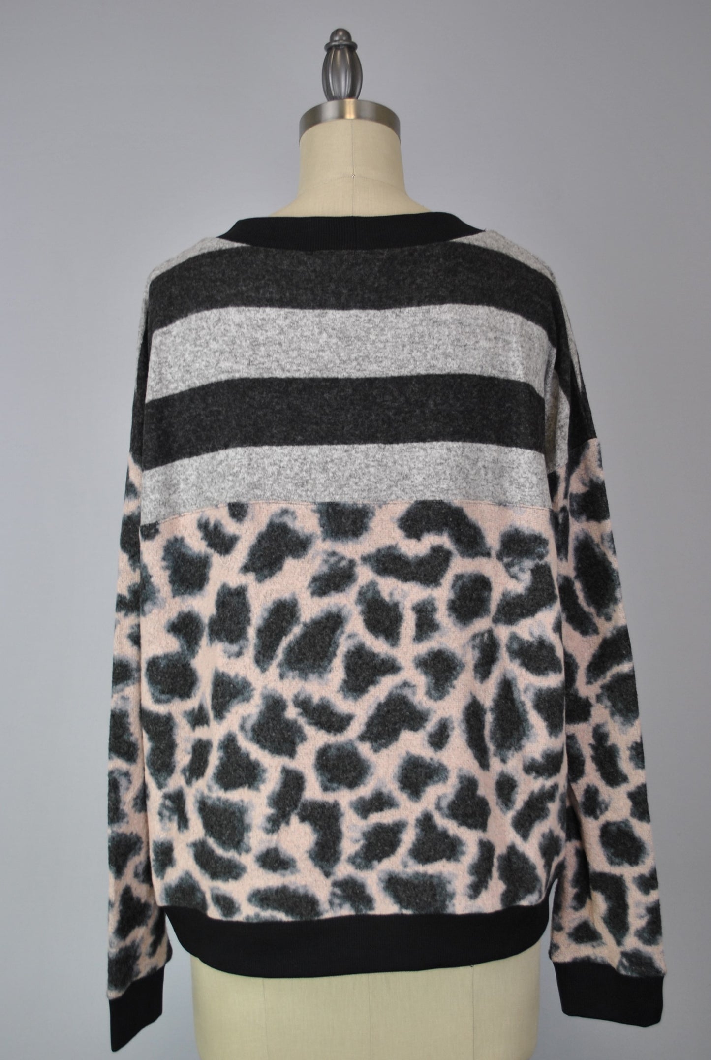 Sweater-like Print Top - Dark Grey Stripe Pink (D90101)
